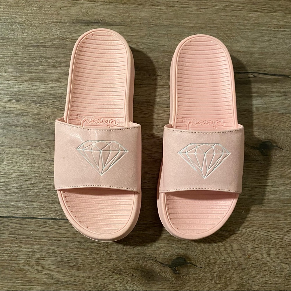 Diamond Supply Pink Slides Men’s 5 Women’s 7 - Picture 2 of 3